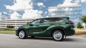 2023 Toyota Highlander is one of the best midsize SUVs