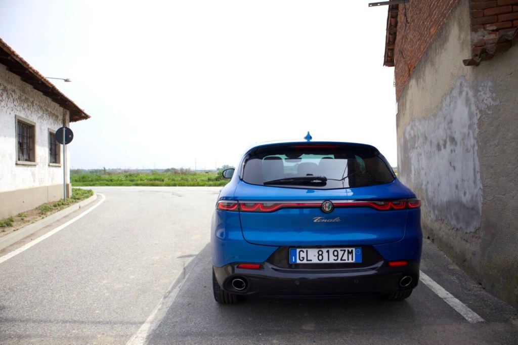 2024 Alfa Romeo Tonale rear view