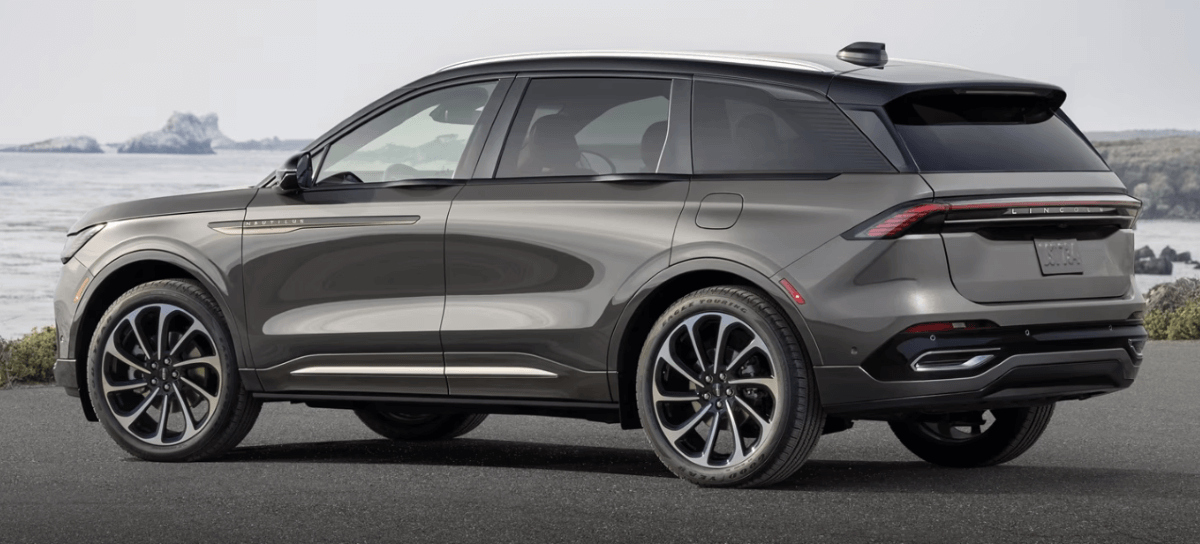 How Much Does a Fully Loaded 2024 Lincoln Nautilus Cost?