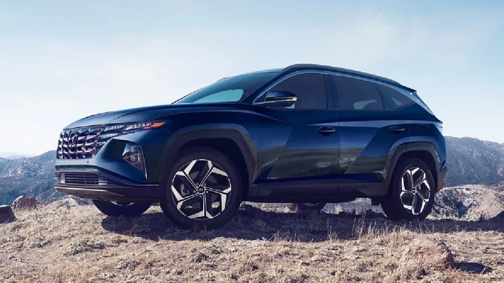 Blue 2023 Hyundai Tucson, best new hybrid SUV, says U.S. News, not Honda CR-V or Toyota RAV4 or Highlander