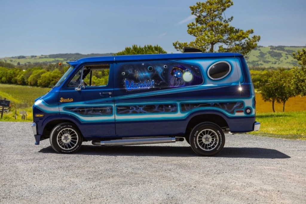 Dodge Tradesman Custom Van in profile