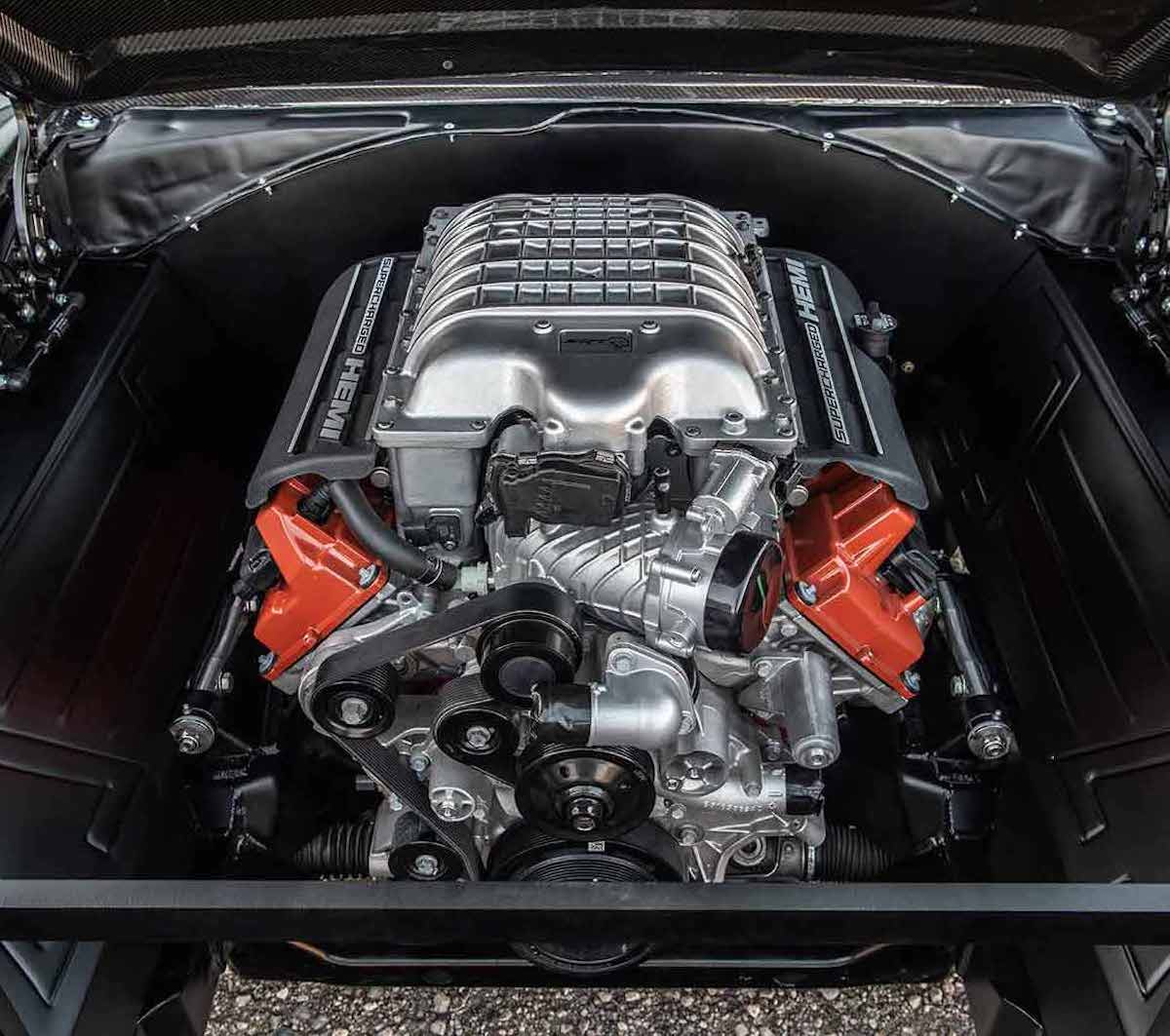 Finale Speed 1970 Dodge Charger engine