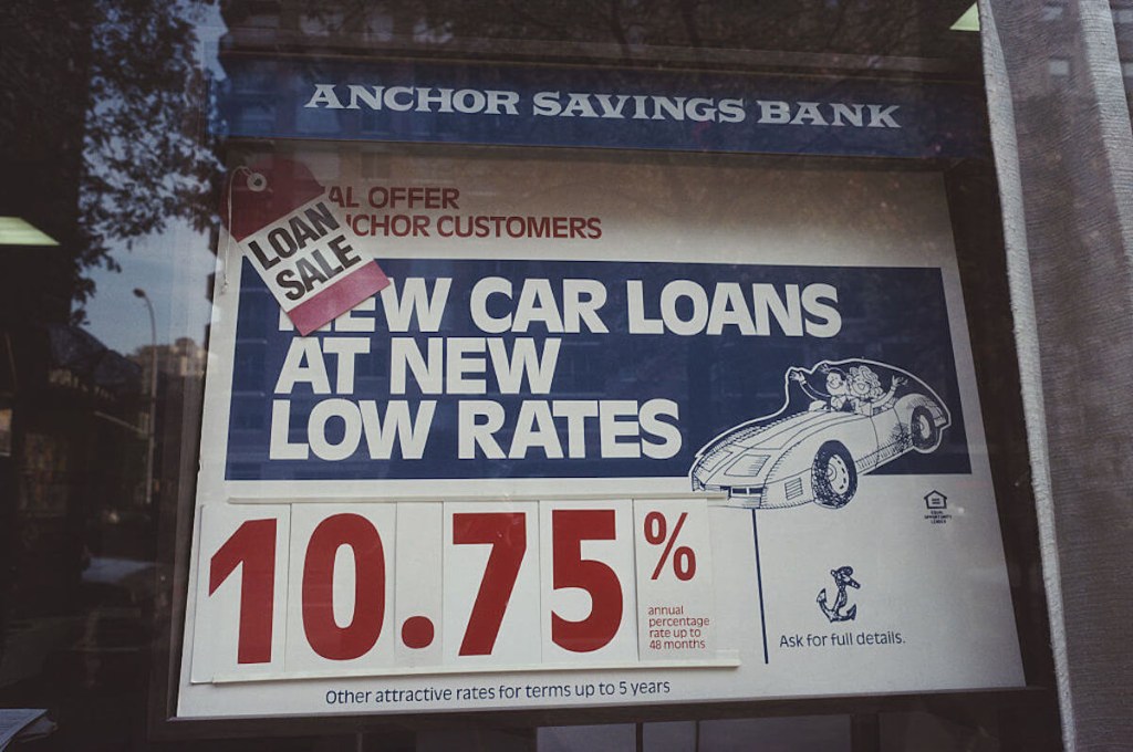 Low-interest auto loans sign for "low rates"
