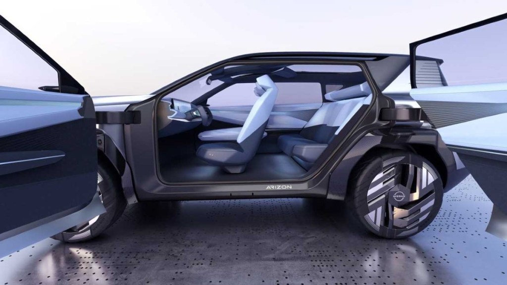 Nissan Arizon Concept Interior - This Nissan electric SUV has a wide opening thanks to the removed b-pillars