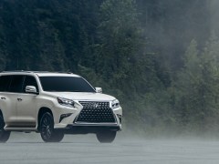 Why Is This Decade-Old Lexus SUV Still Popular?