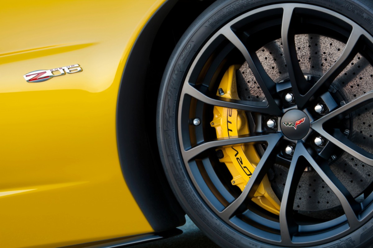 A Z06 shows off its big carbon brakes and large black wheels.
