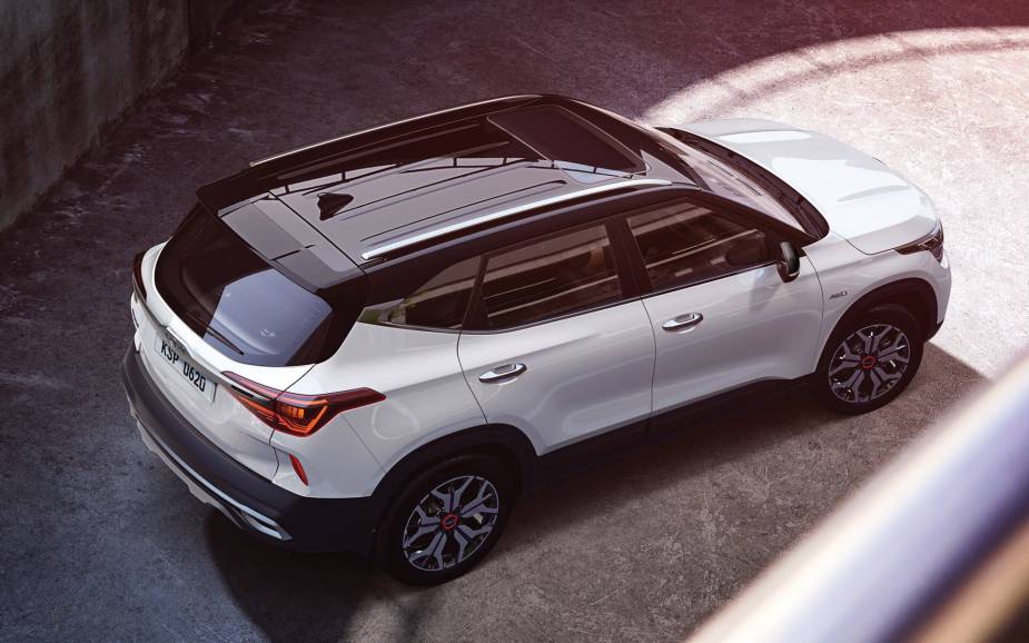 An overhead view of a white 2023 Kia Seltos