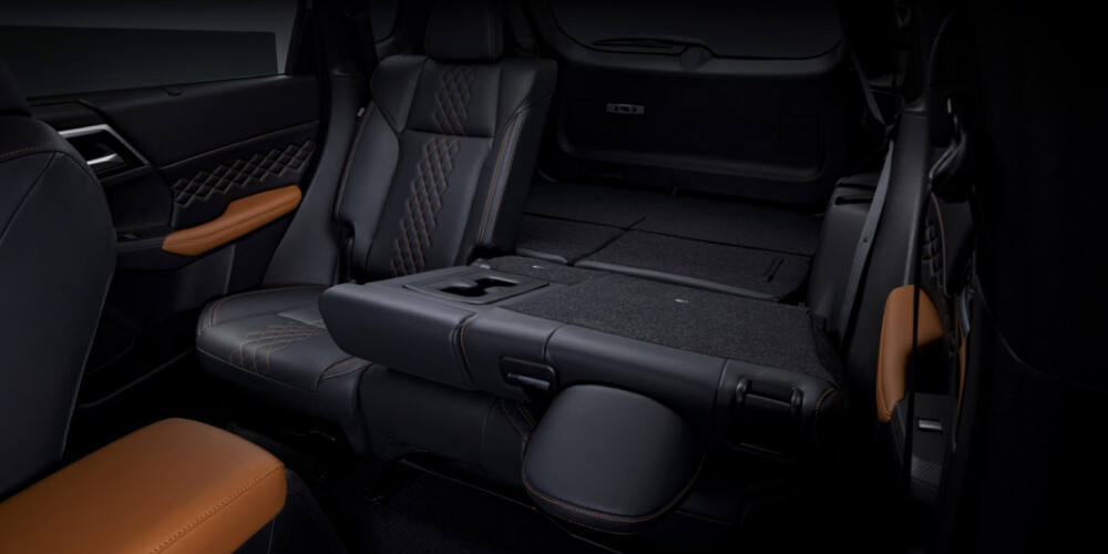 The 2023 Mitsubishi Outlander PHEV has 3 rows of seats