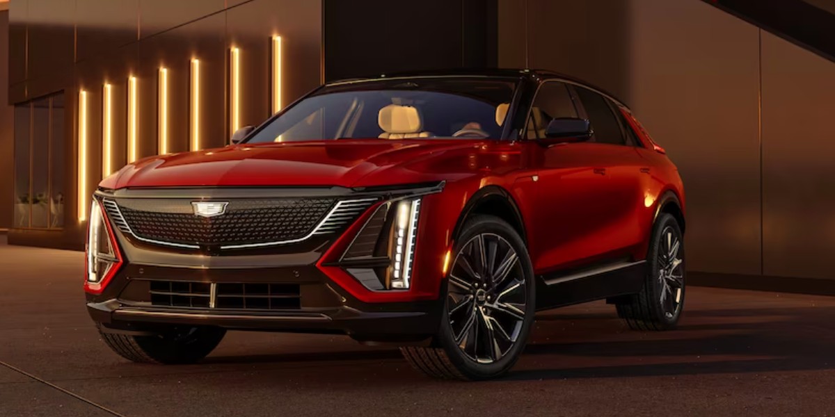 The 3 Best Luxury Electric SUVs for 2023 Couldn't Be More Different