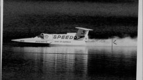 The Spirit of Australia, the fastest boat in the world, driving on a lake.