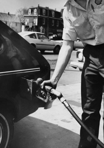 There's Only 1 State Left Where It's Illegal to Pump Your Own Gas