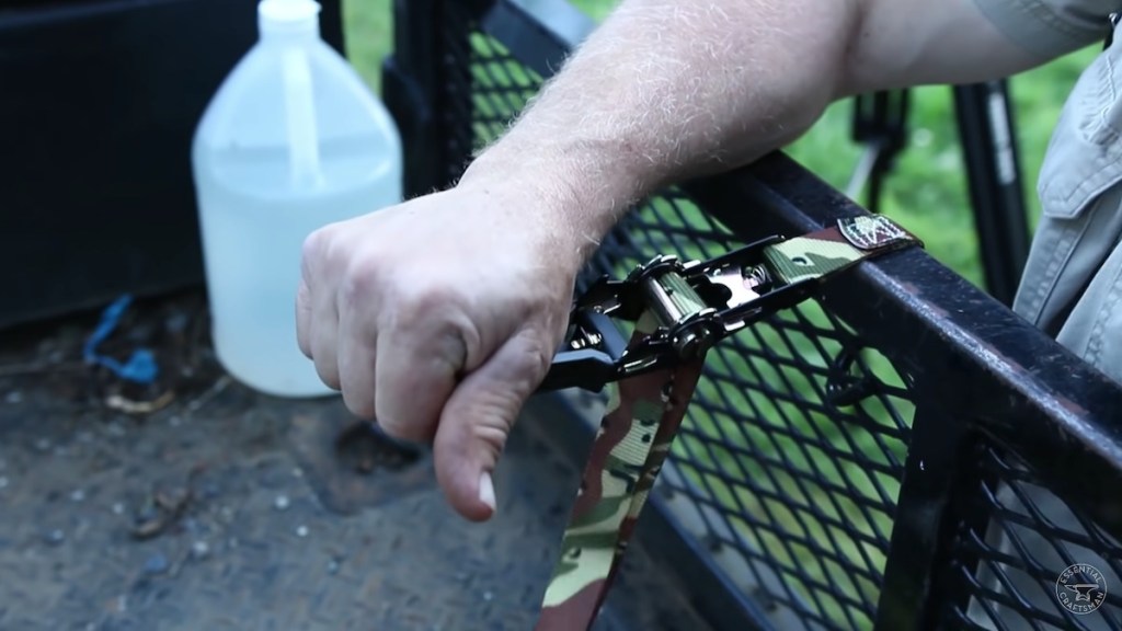 Screen shot showing how to loosen a ratchet strap