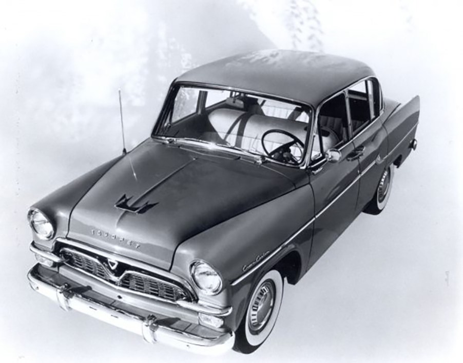 Toyopet Toyota Crown First generation black and white front 3/4