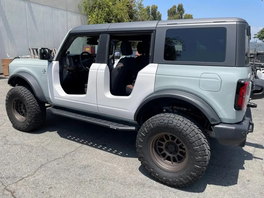Ford Bronco roadster doors