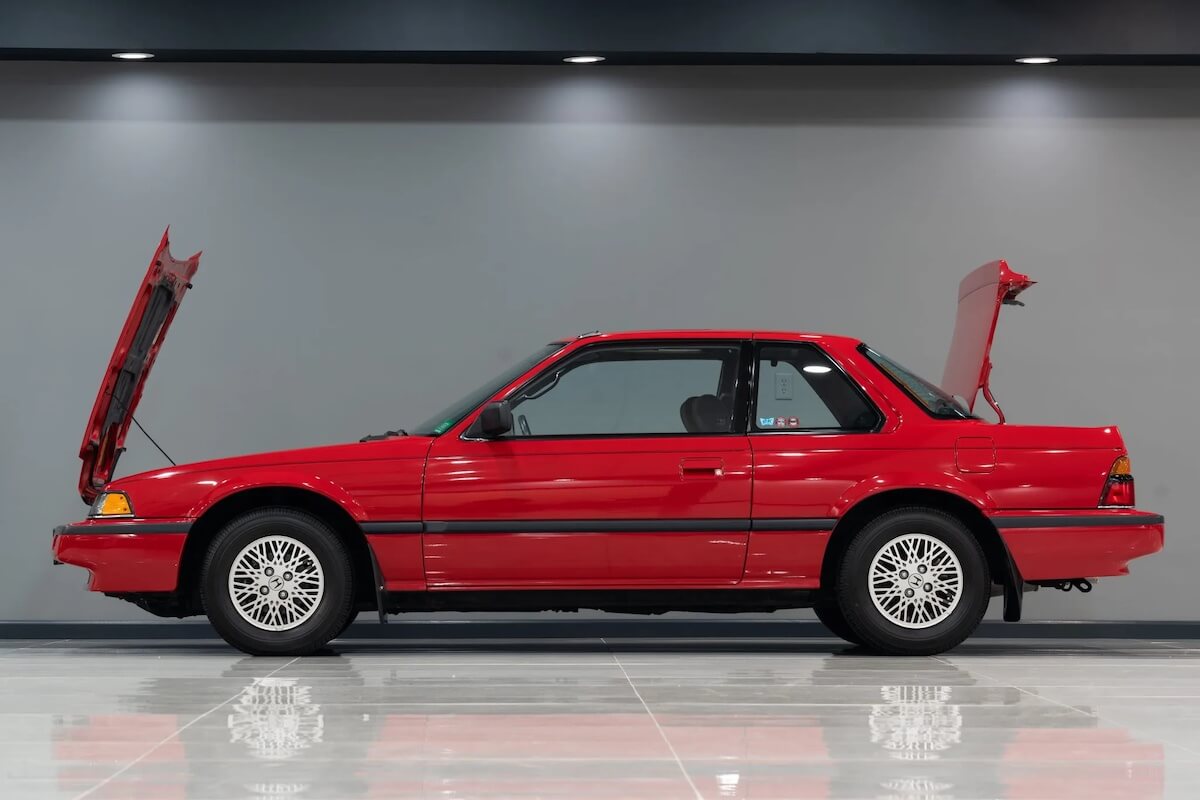 A side view of the 1987 Honda Prelude 