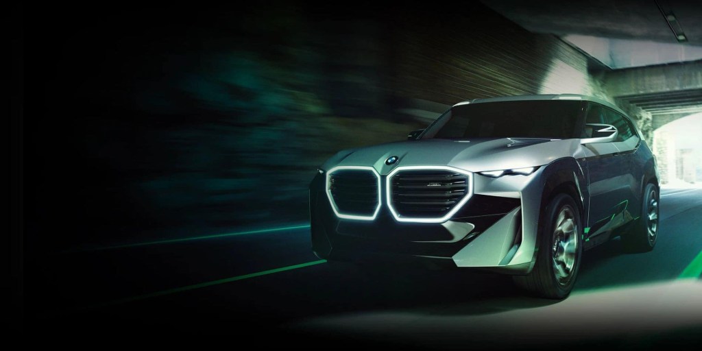 2023 BMW XM with the kidney grille lit up