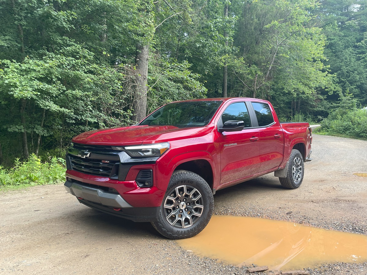 The 2023 Chevy Colorado Z71 off-roading though mud