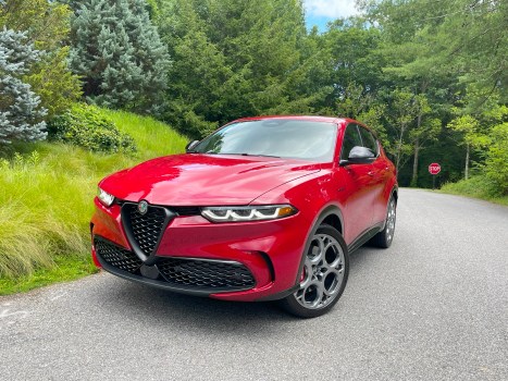 The 2024 Alfa Romeo Tonale Is Perfect for 1 Type of Driver