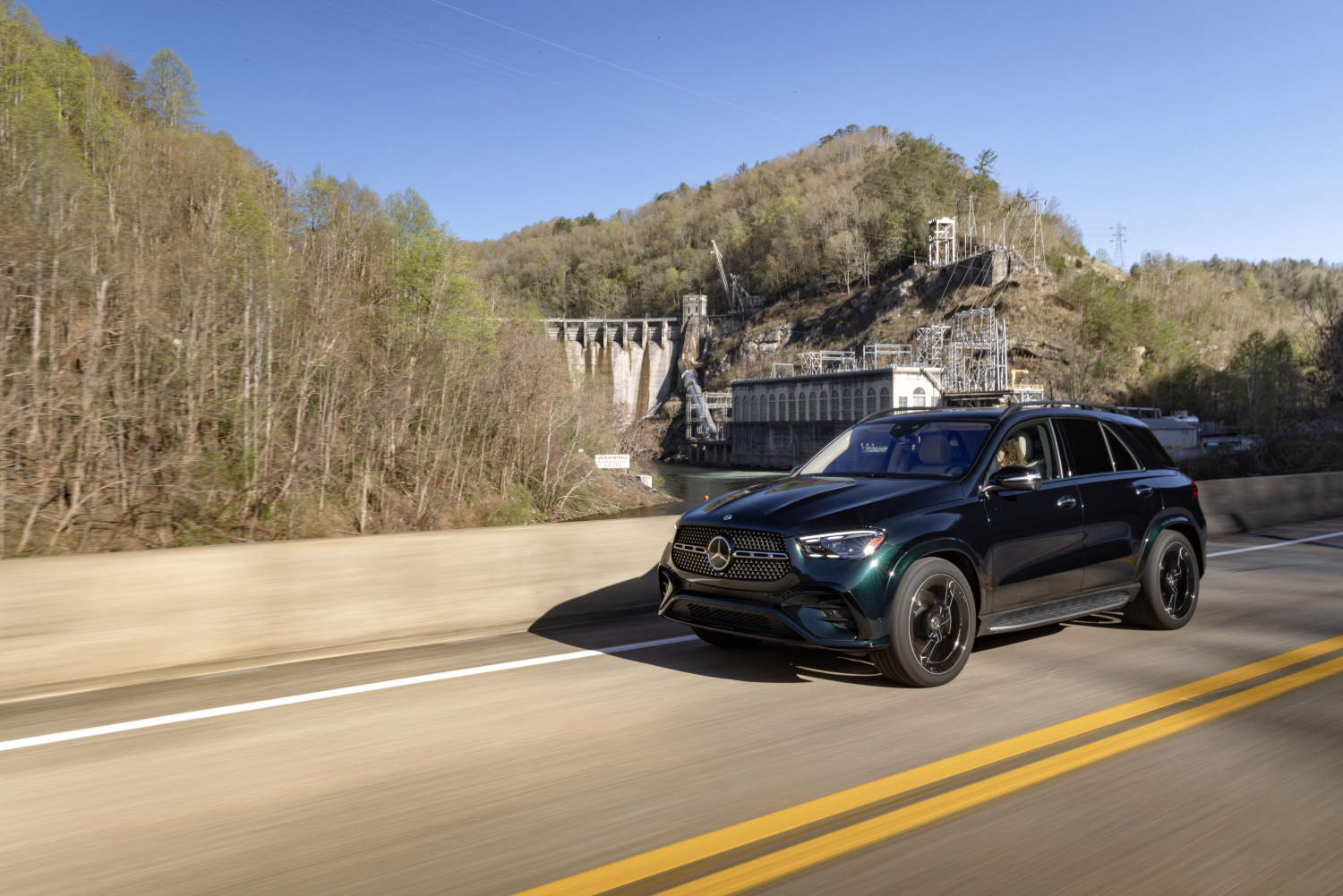 The best midsize luxury SUV is the Mercedes-Benz GLE
