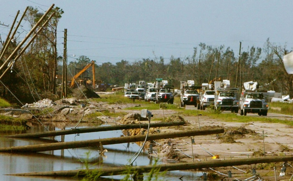 Florida utility vehicles queued up after hurricane