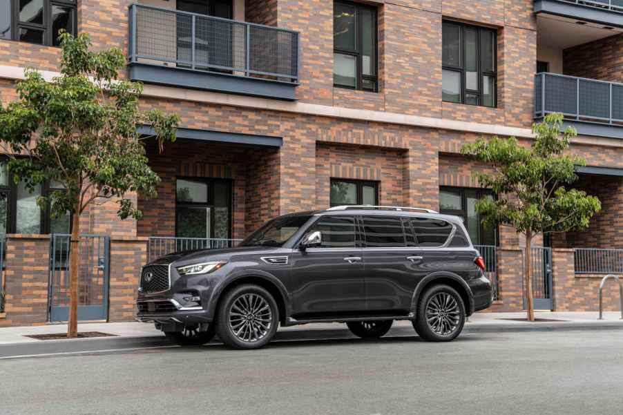 This Infiniti QX80 large luxury SUV