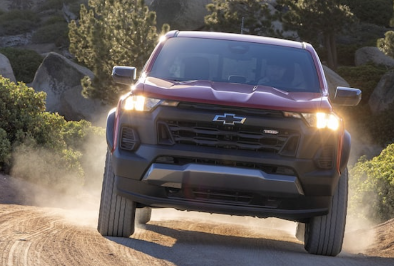 The 2023 Chevy Colorado off-roading in dirt