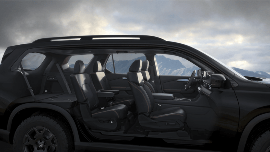 2023 Honda Pilot interior cutaway