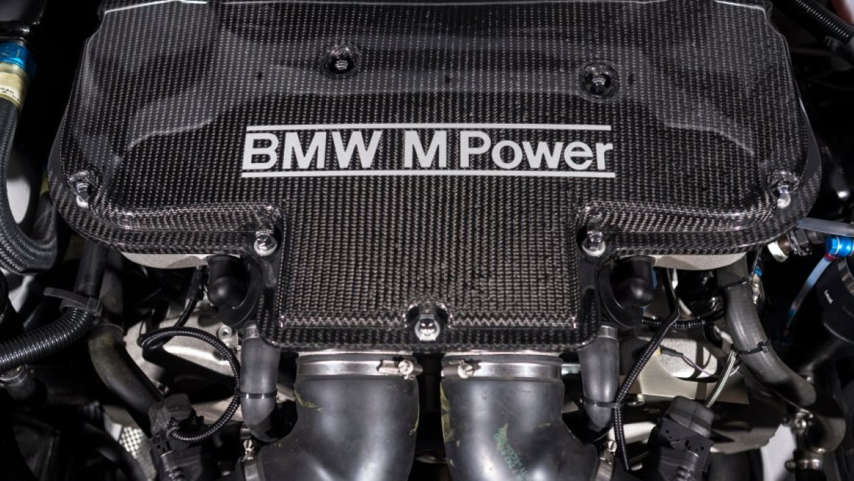 BMW P60 V8 engine
