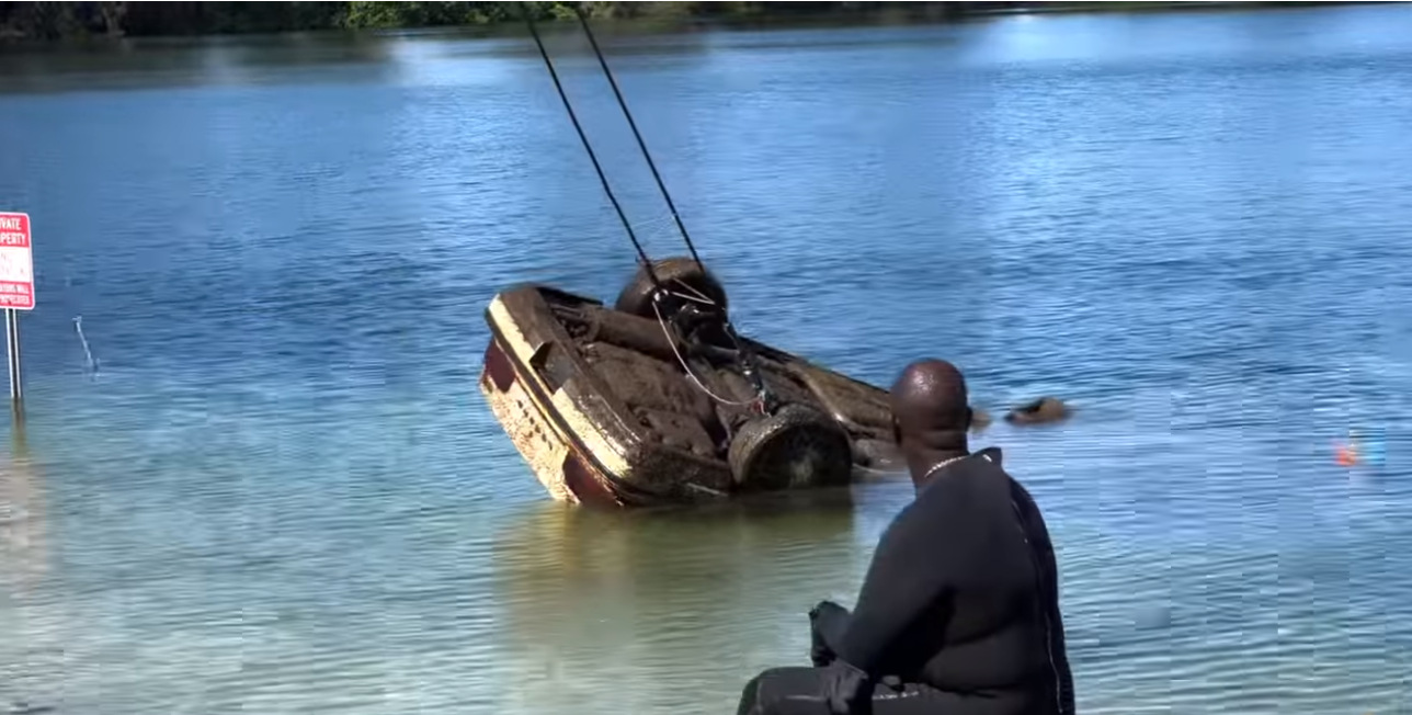 Car pulled from Florida lake