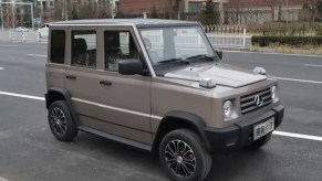 Gray Alibaba G-Wagen knock-off