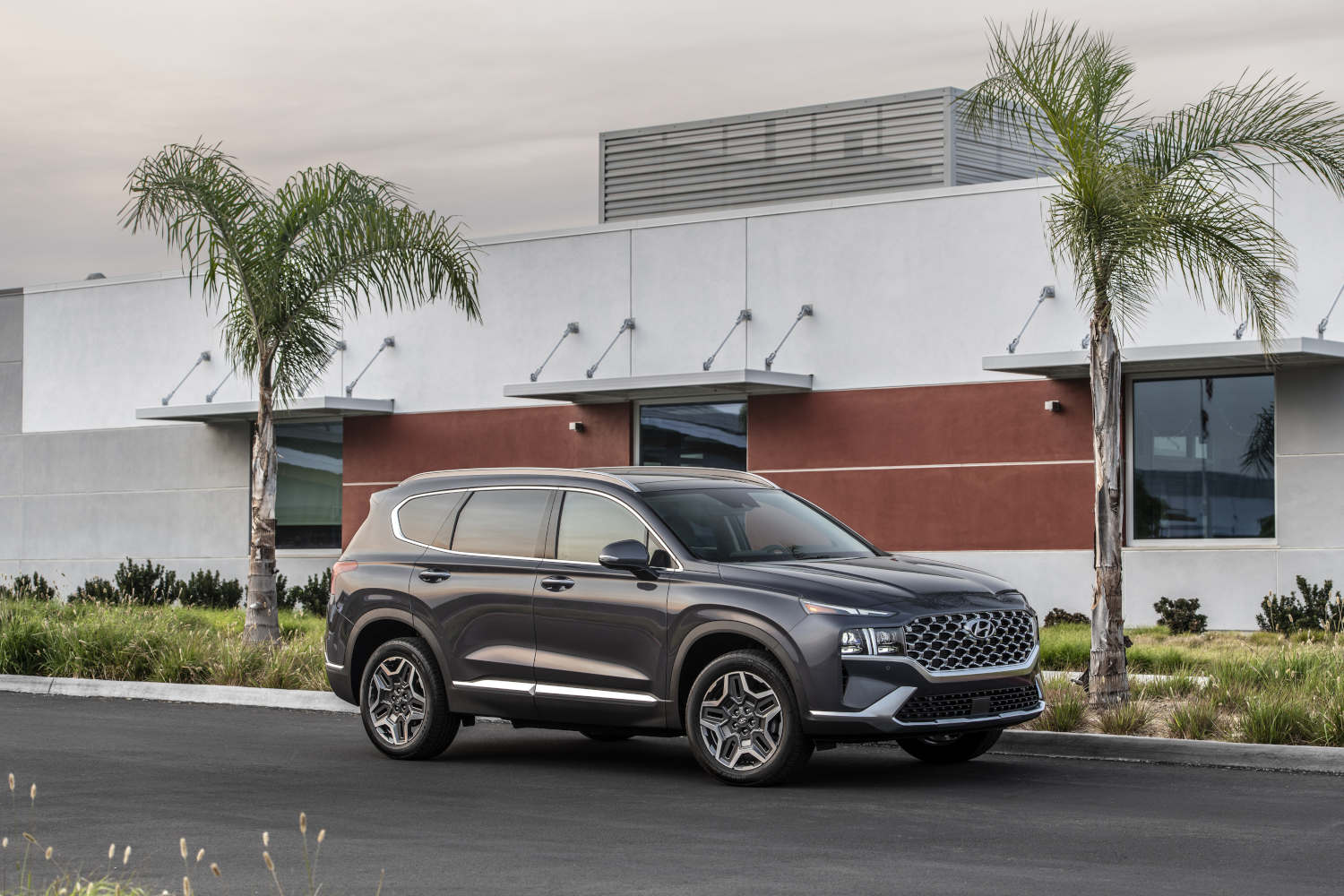 The best SUV for the money is this 2023 Hyundai Santa Fe