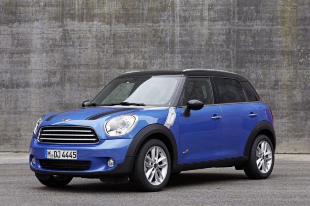 2010 Mini Countryman front 3'4 view