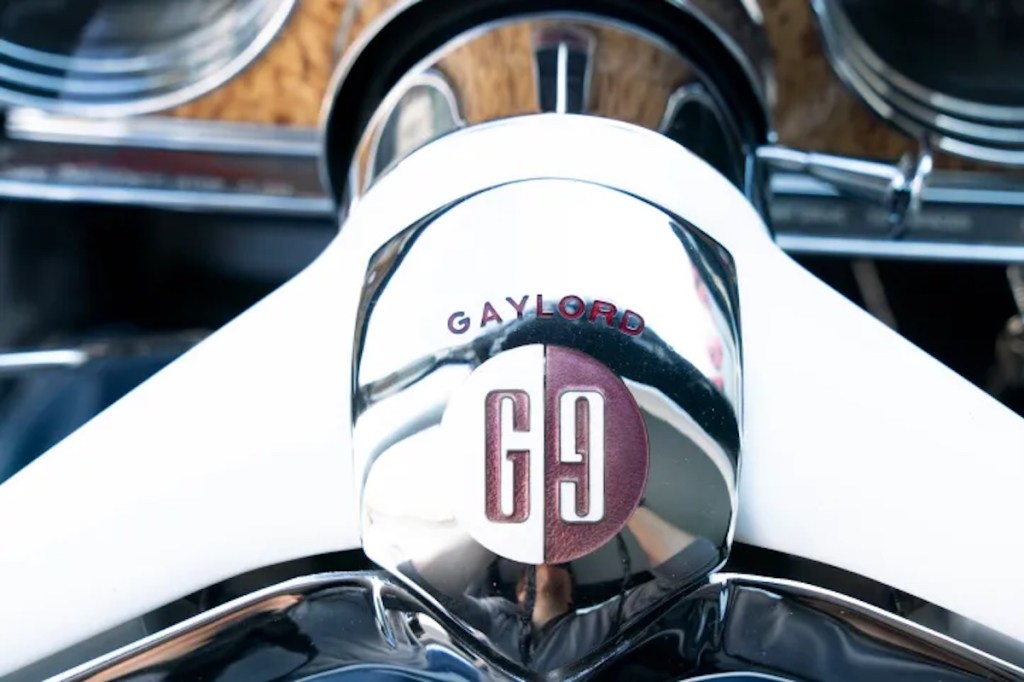 Closeup of the "GG" logo of a Gaylord Gladiator prototypes steering wheel.
