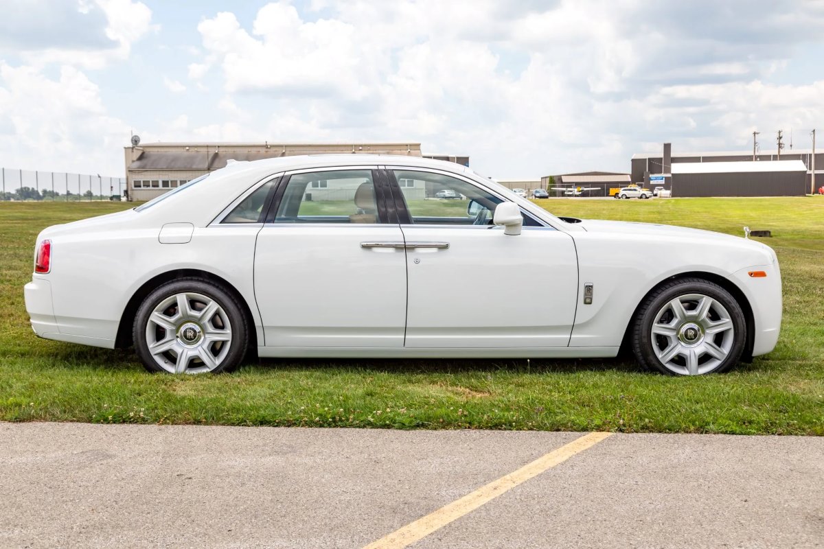 Used Rolls Royce Ghost side profile