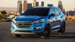Blue 2017 Hyundai Tucson front 3/4 view