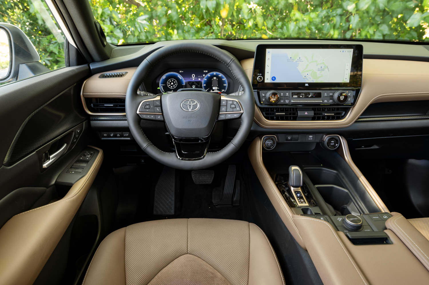 Inside the 2024 Toyota Grand Highlander