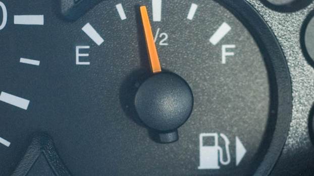 What Do E and F on a Car Dashboard Gauge Actually Mean?