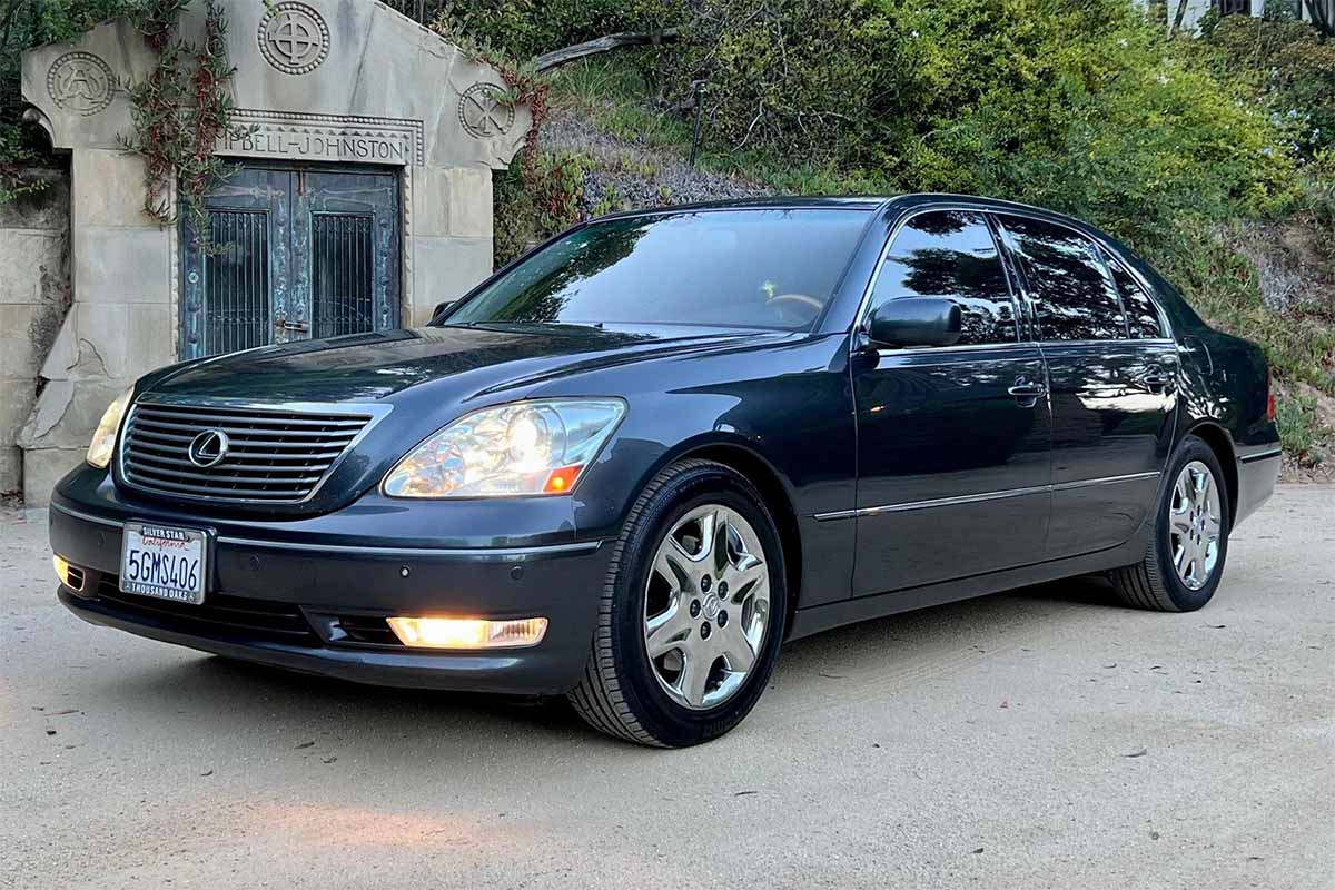 Lexus LS430 front 3/4 in flint mica from Cars and Bids