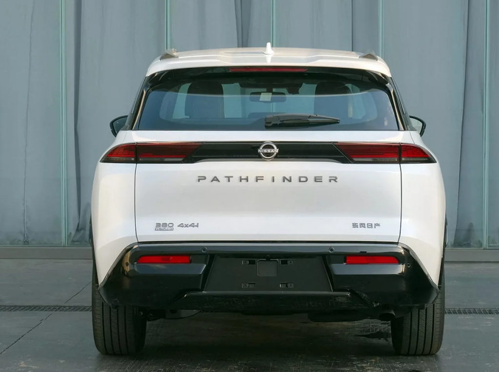 2024 China Nissan Pathfinder rear shot