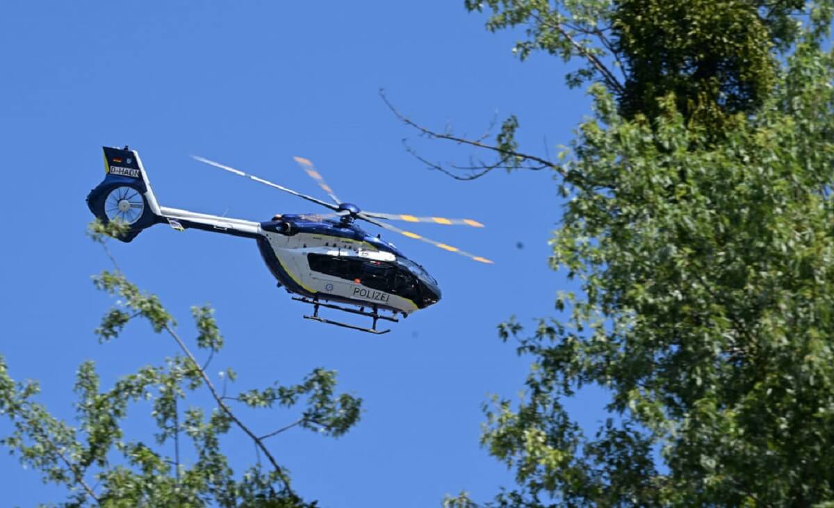 A Polizei helicopter could be used to monitor traffic or enforce a speed limit by aircraft.