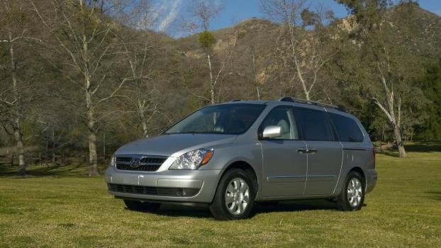 Hyundai’s Failed Attempt at a Minivan Only Lasted 3 Years