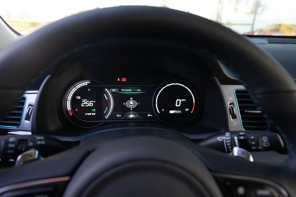 What Do H and L on an Electric Car Dashboard Gauge Mean?