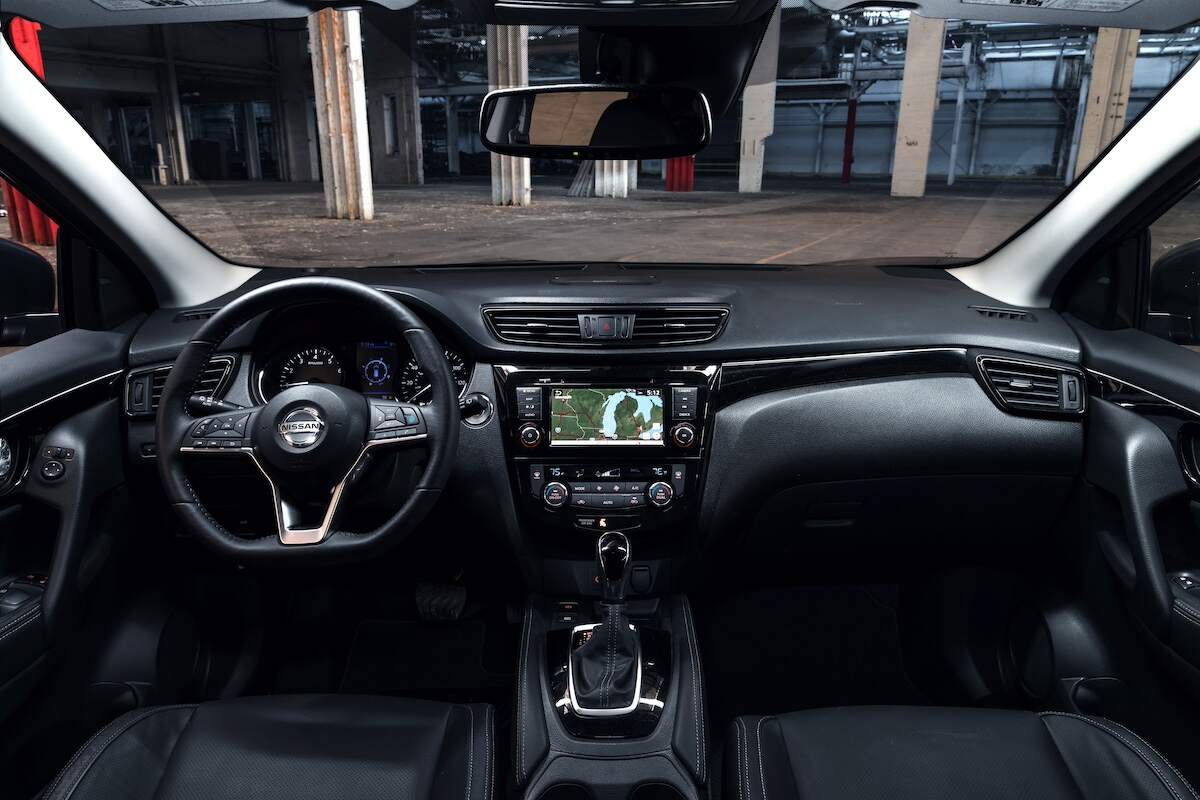 2022 Nissan Rogue Sport interior dashboard