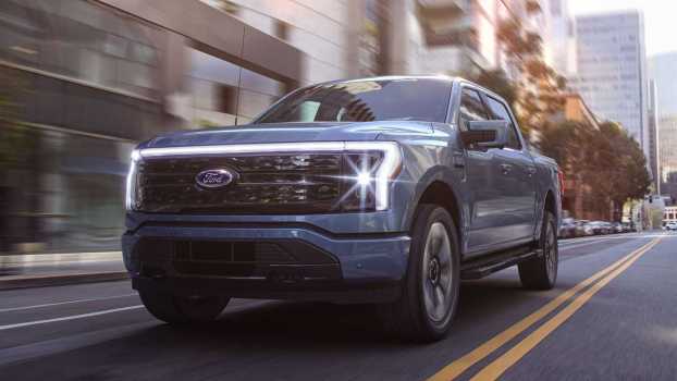 1 Feature the Ford F-150 Lightning Needs to Pluck From the Rivian R1T