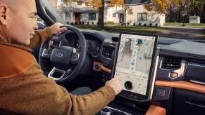 2024 Ford Expedition Platinum touchscreen