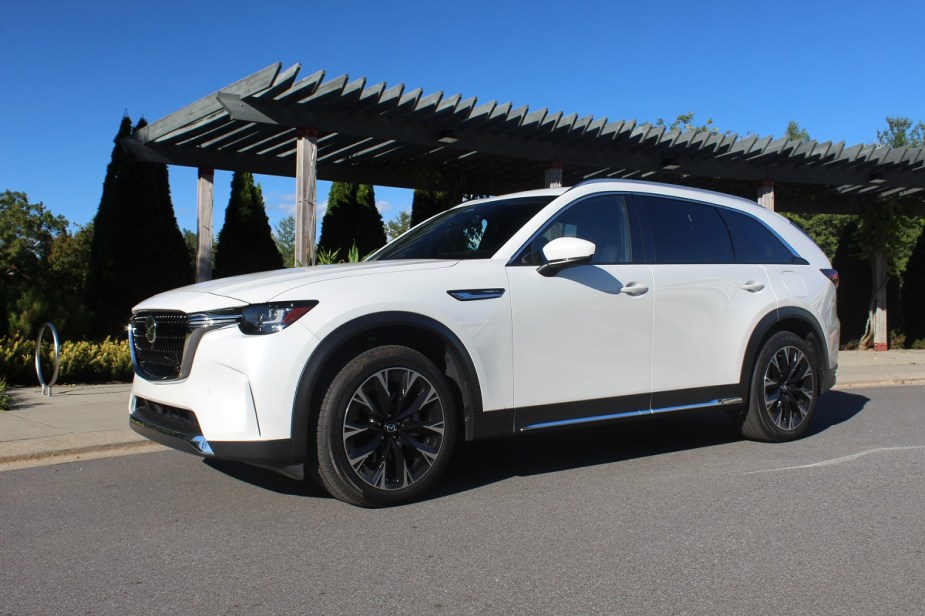 The side view of the 2024 Mazda CX-90 PHEV