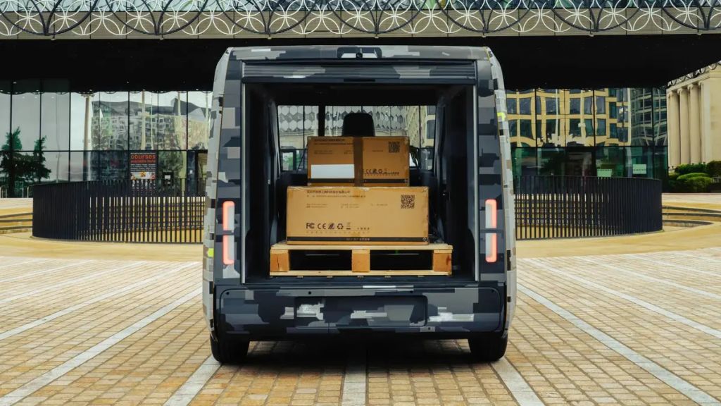 2024 Helixx 3D-printed delivery van rear view with cargo door up