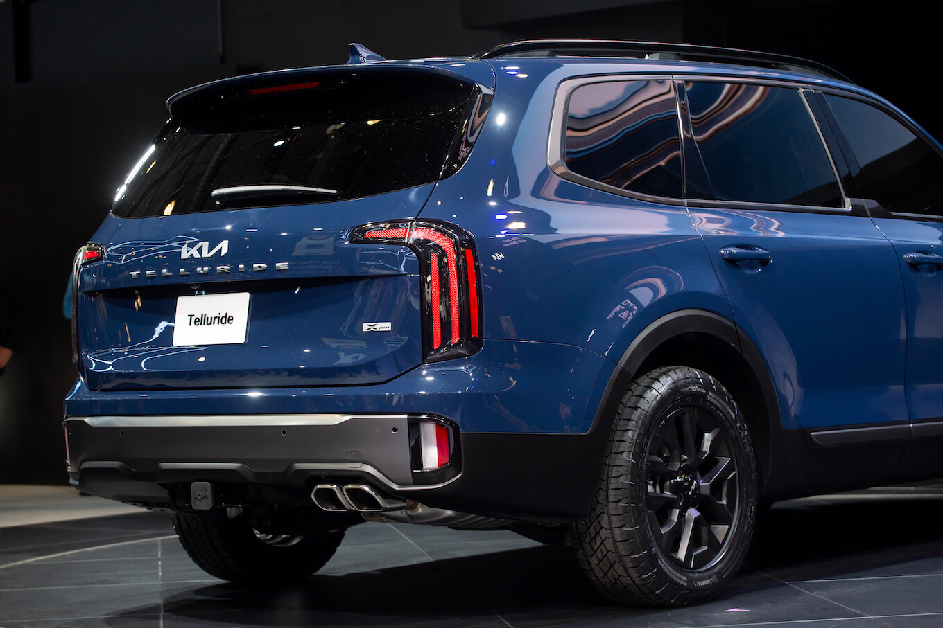 The rear of a Kia Telluride at the 2022 New York International Auto Show (NYIAS). There aren't many reasons to pass up the opportunity to buy a 2024 Kia Telluride.