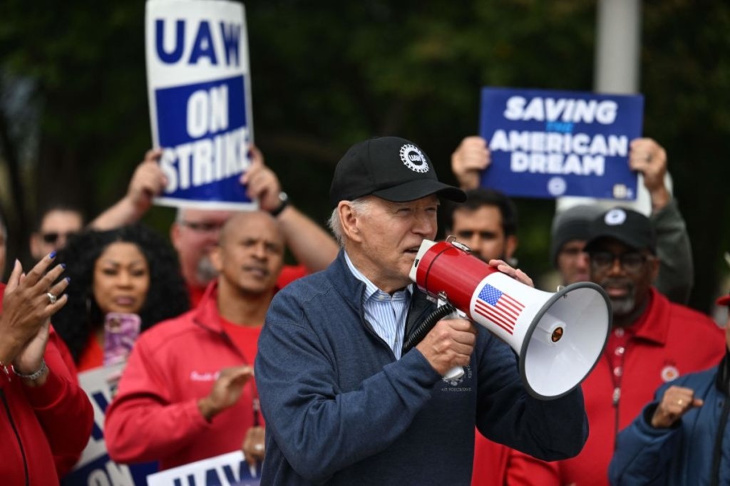 President Joe Biden addresses striking members of the UAW