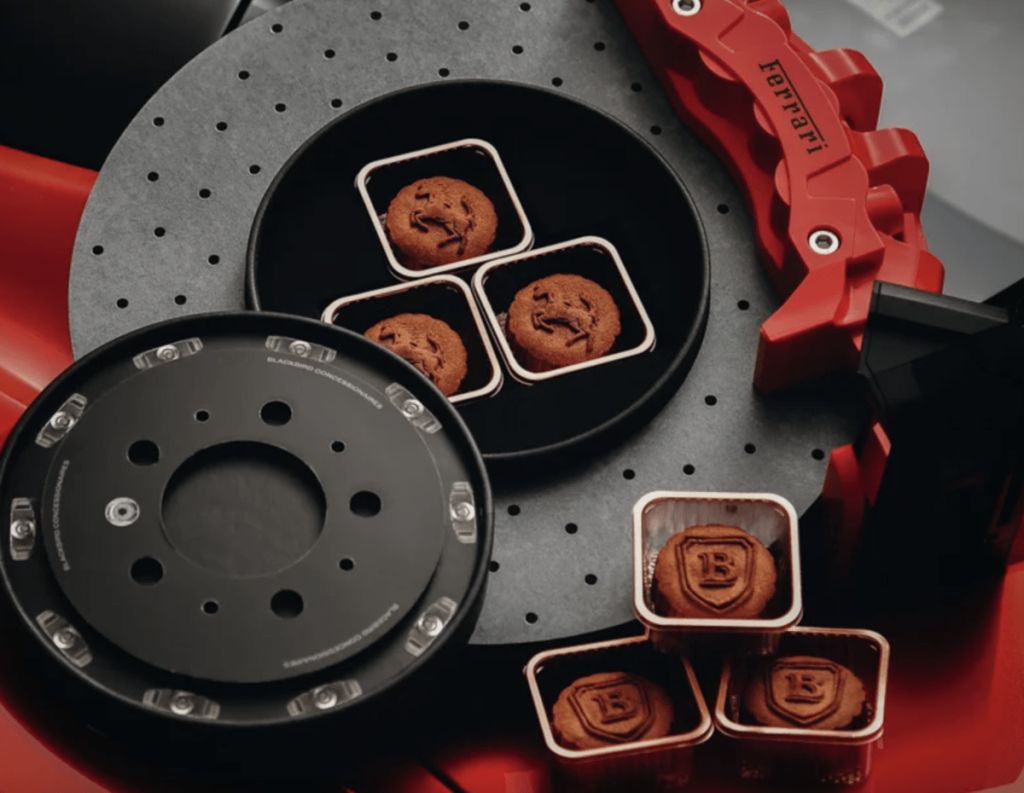 Ferrari mooncake box and pastries with six mooncakes